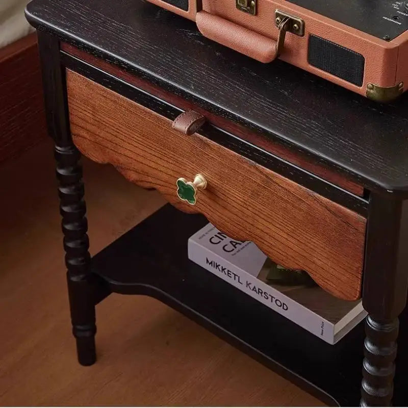 Elegant Vintage Bedside Table Aesthetic Luxury Cabinet Storage Bedside Table Drawers Unique Gothic Mesitas De Noche Furniture
