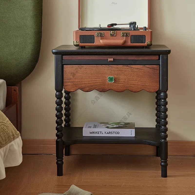 Elegant Vintage Bedside Table Aesthetic Luxury Cabinet Storage Bedside Table Drawers Unique Gothic Mesitas De Noche Furniture